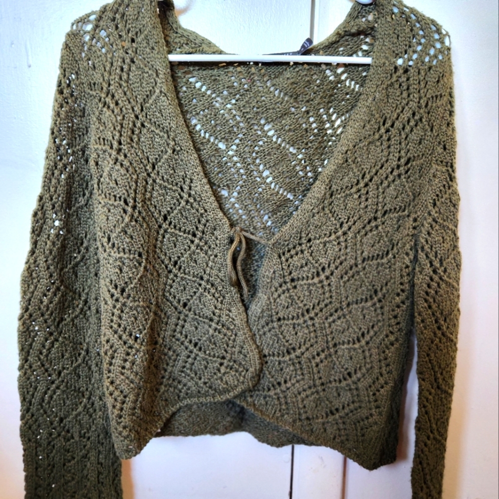 The limited-cropped cardigan